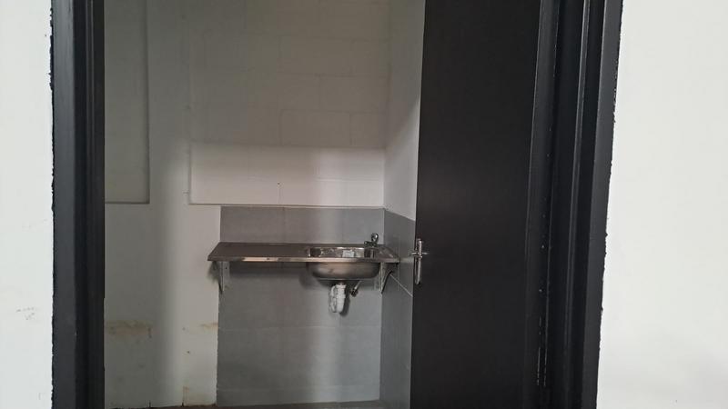 To Let commercial Property for Rent in Sidwell Eastern Cape
